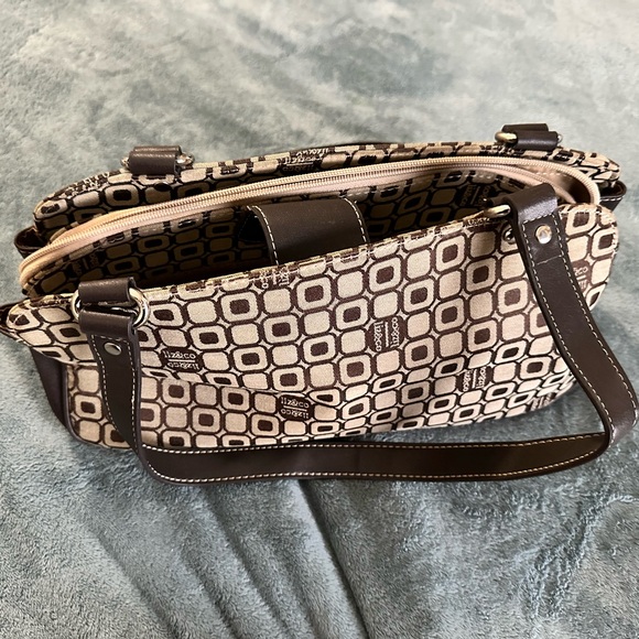 Liz & Co Purse - Picture 7 of 8